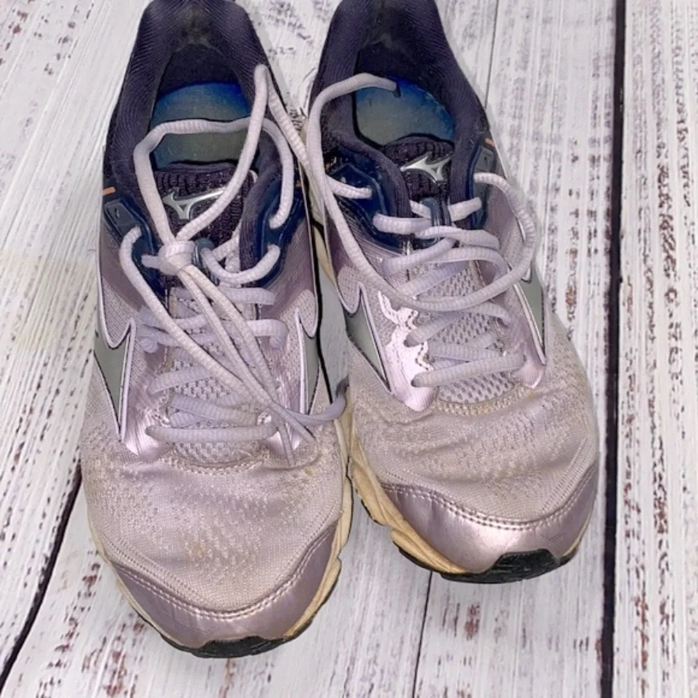 MIZUNO wave inspire 15 tennis shoes size 7 1/2